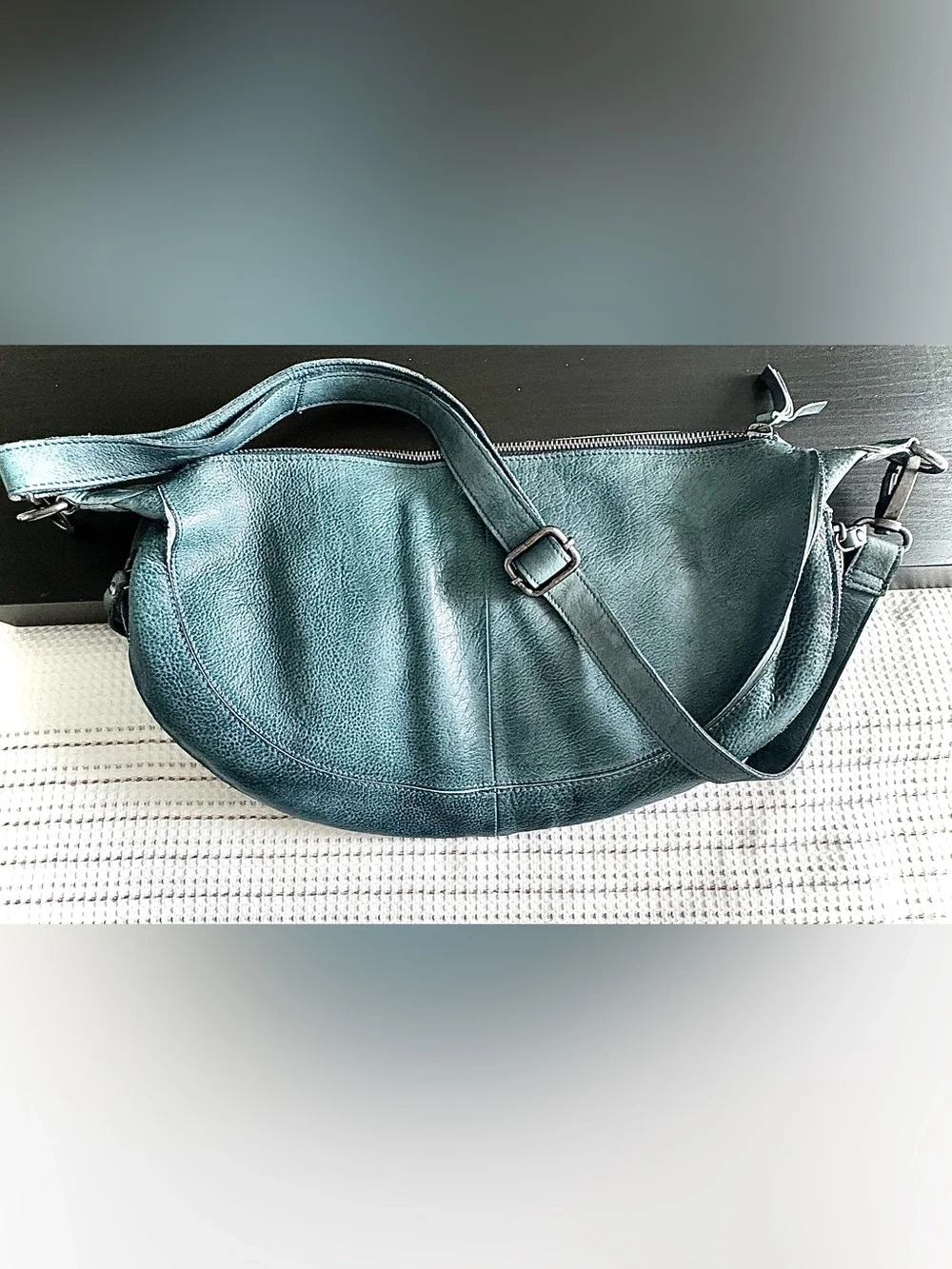 Latico Leathers Callie Leather Sling Bag - Picture 2 of 8